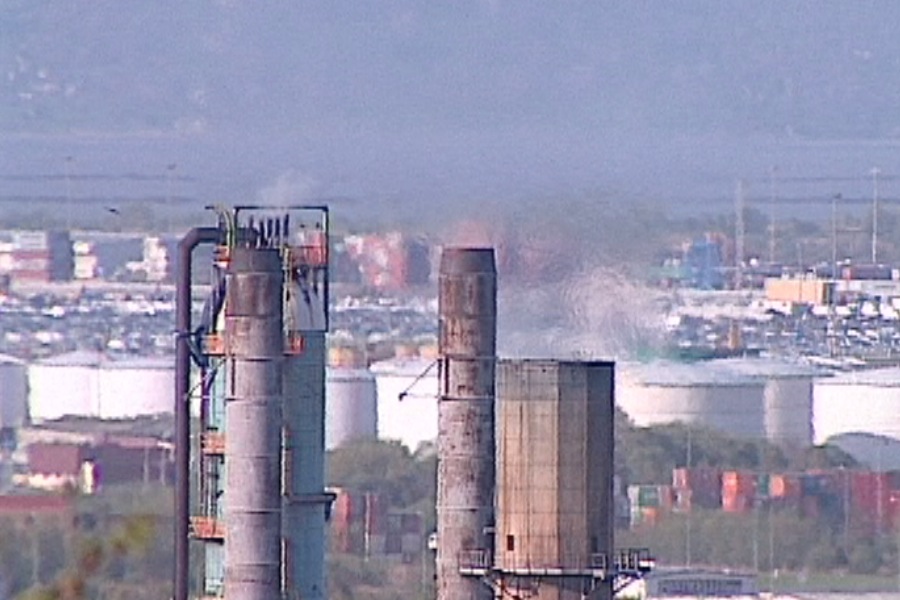 L'atmosphère en danger - Pollutions urbaines et industrielles - 3mn 08s